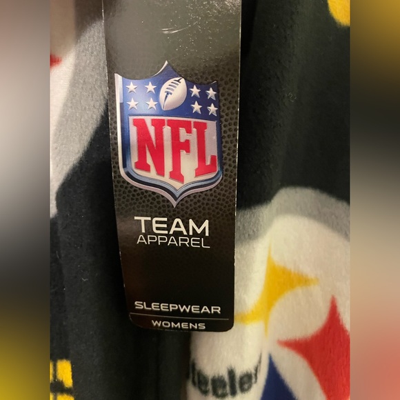NWT NFL Team Apparel Pittsburgh Steelers Women’s Onesie - Picture 5 of 8
